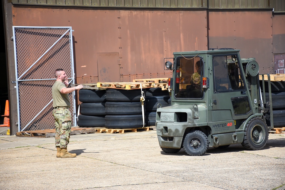 100th LRS provides mass forlkift training to 442d Supply