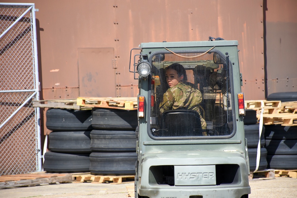 100th LRS provides mass forlkift training to 442d Supply