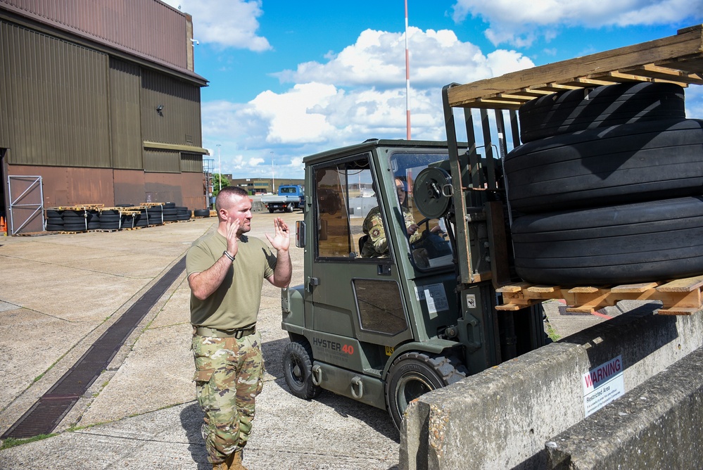100th LRS provides mass forlkift training to 442d Supply