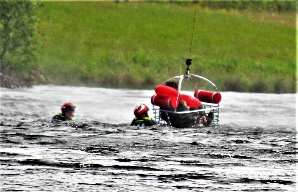 Wisconsin National Guard's 1st Battalion, 147th Aviation Regiment crews hold live-hoist training at Fort McCoy