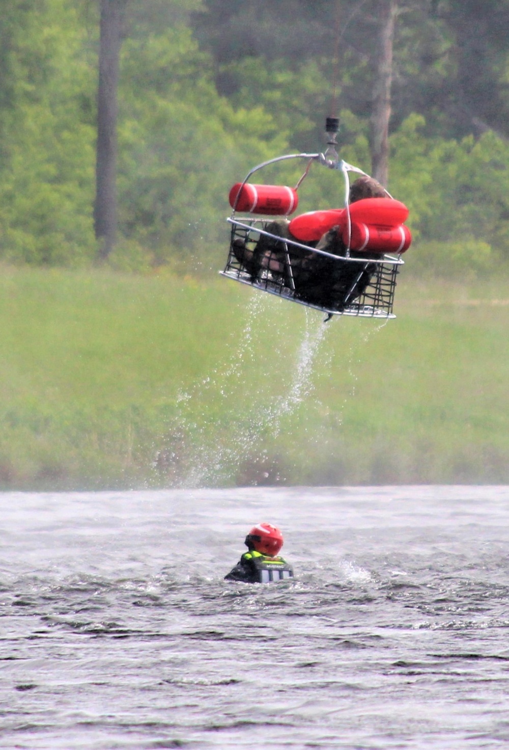 Wisconsin National Guard's 1st Battalion, 147th Aviation Regiment crews hold live-hoist training at Fort McCoy