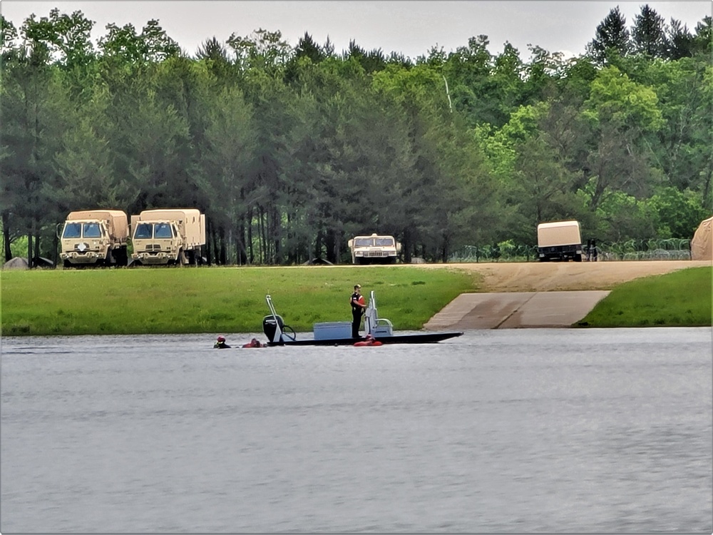 Wisconsin National Guard's 1st Battalion, 147th Aviation Regiment crews hold live-hoist training at Fort McCoy