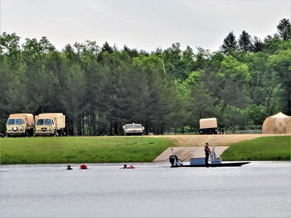 Wisconsin National Guard's 1st Battalion, 147th Aviation Regiment crews hold live-hoist training at Fort McCoy