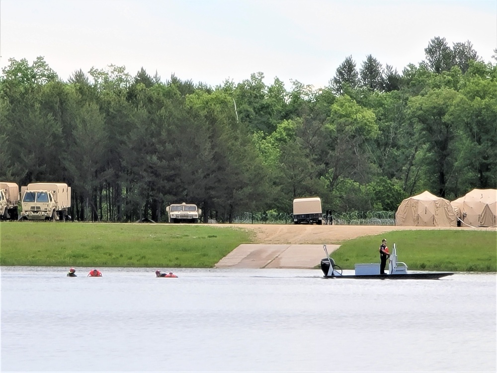 Wisconsin National Guard's 1st Battalion, 147th Aviation Regiment crews hold live-hoist training at Fort McCoy