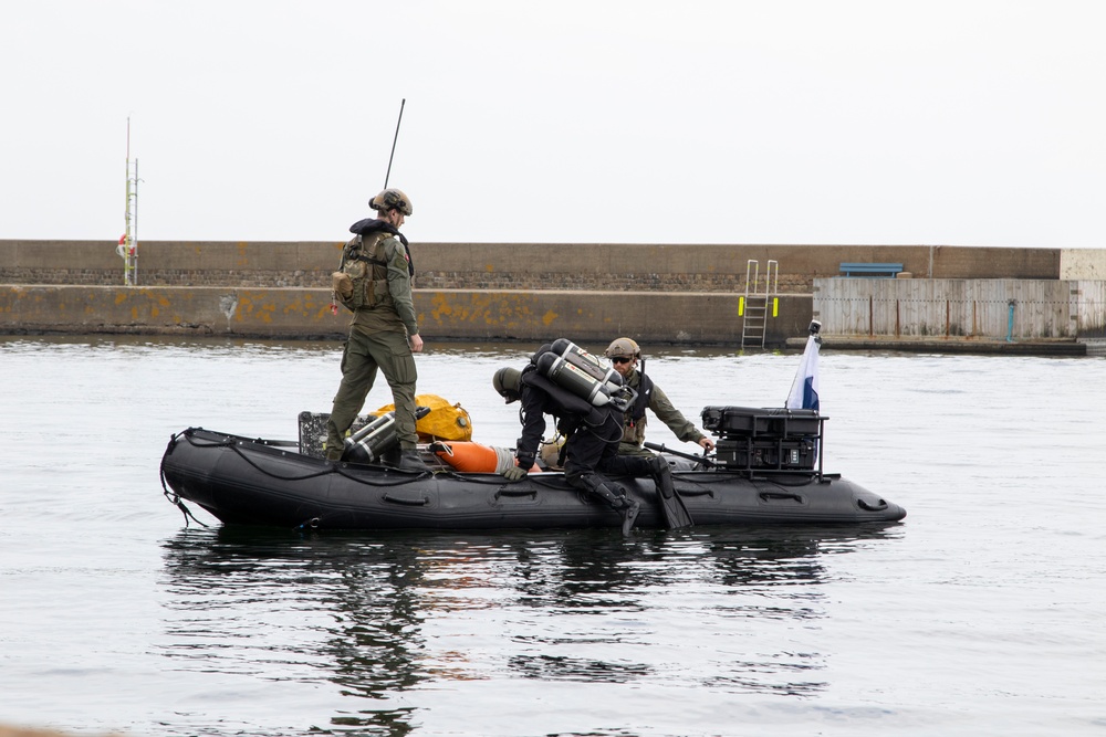 Commodore Chen visits Ravlunda During Baltops 22