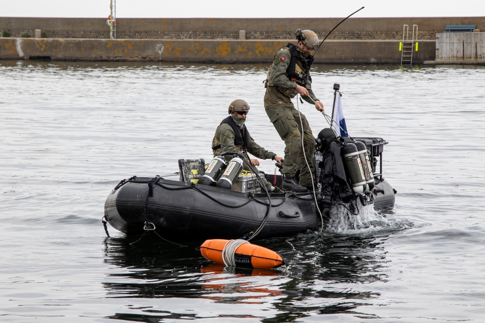 Commodore Chen visits Ravlunda During Baltops 22