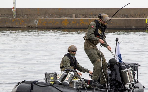 Commodore Chen visits Ravlunda During Baltops 22