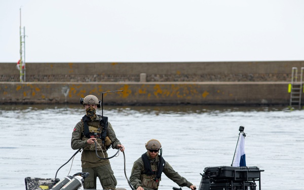 Commodore Chen visits Ravlunda During Baltops 22