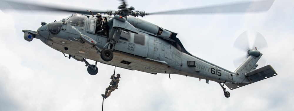 EODMU-5 conducts simulated Helicopter, Visit, Board, Search, and Seizure exercise aboard USS Benfold (DDG 65)