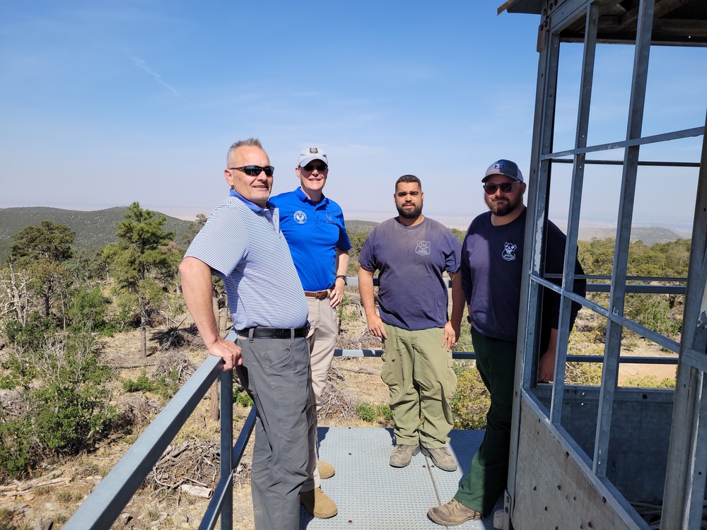 Brig Gen Slominski tours KAFB wildfire fighter capabilities