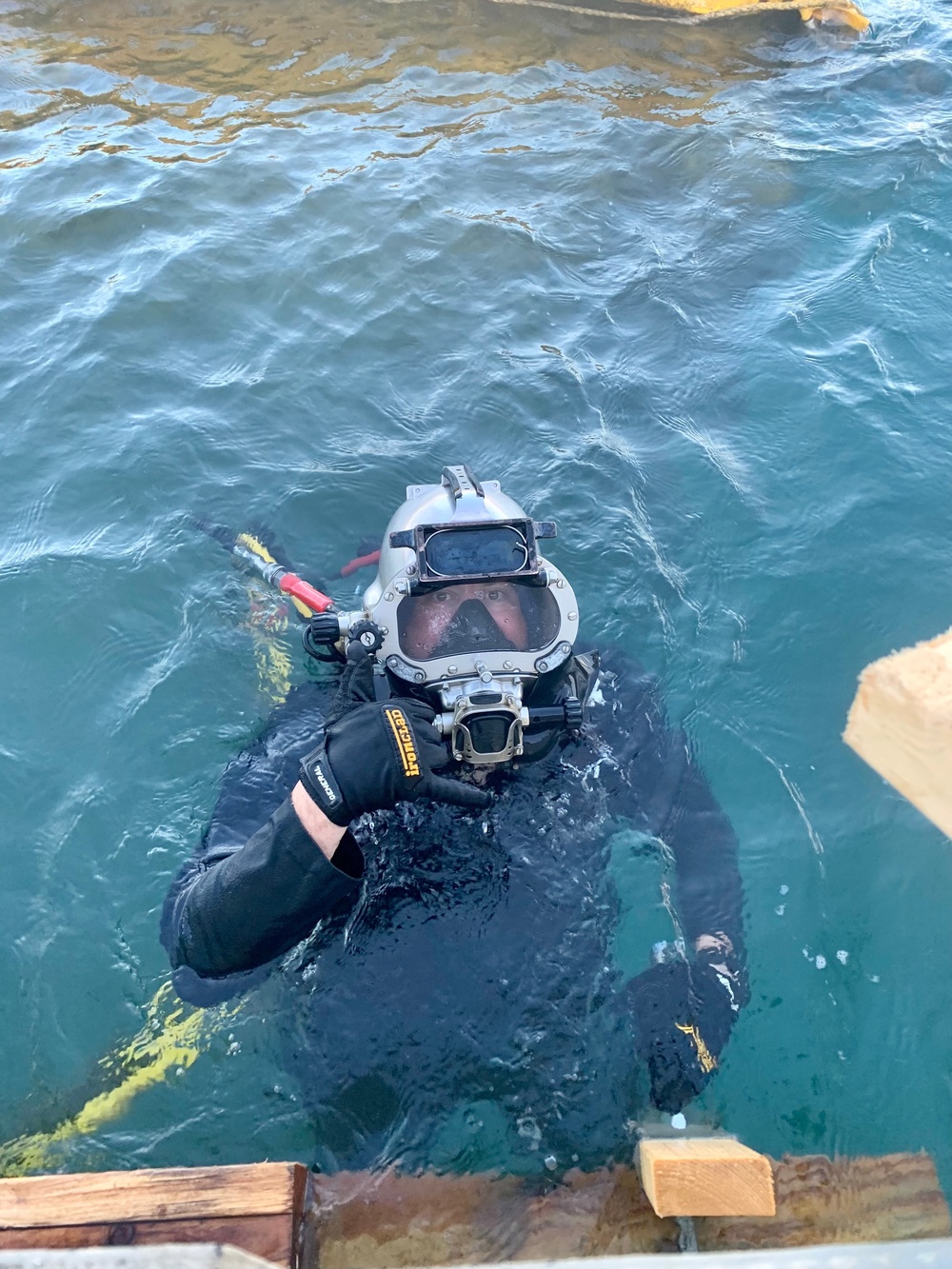 UCT-2 and NMCB-3 conduct repairs to a Roll-on, Roll-off Discharge Facility in Tinian Harbor