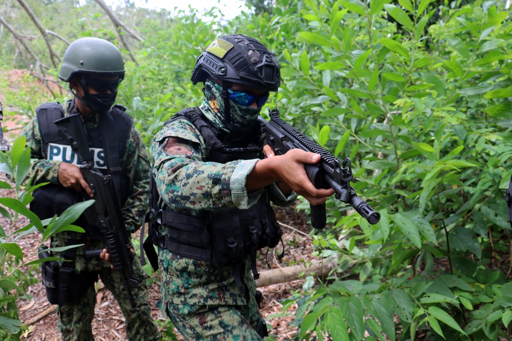 Philippine National Police, Coast Guard SOF, 1st SFG (A) hold demonstration for PNP’s top brass