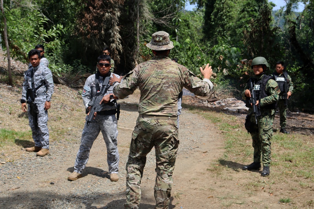 Philippine National Police, Coast Guard SOF, 1st SFG (A) hold demonstration for PNP’s top brass