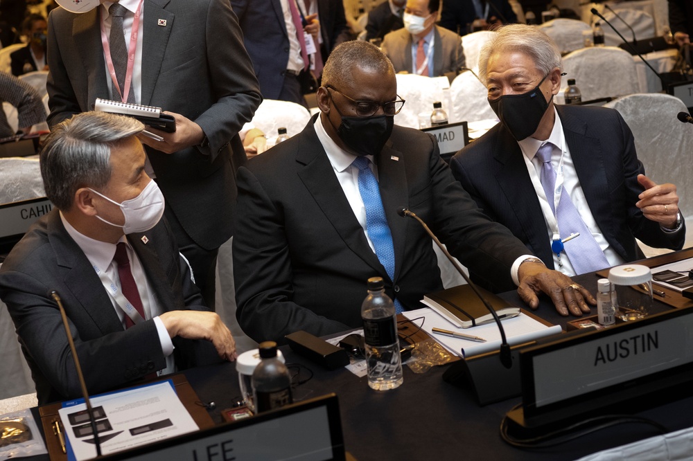 SECDEF Greets Counterparts at Shangri-La Dialogue