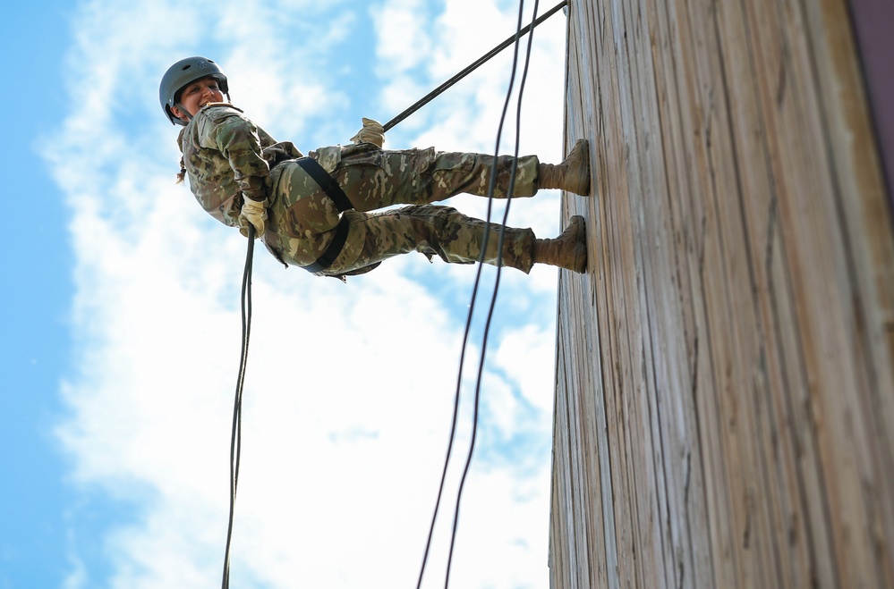 Iowa combat medic rappels down tower