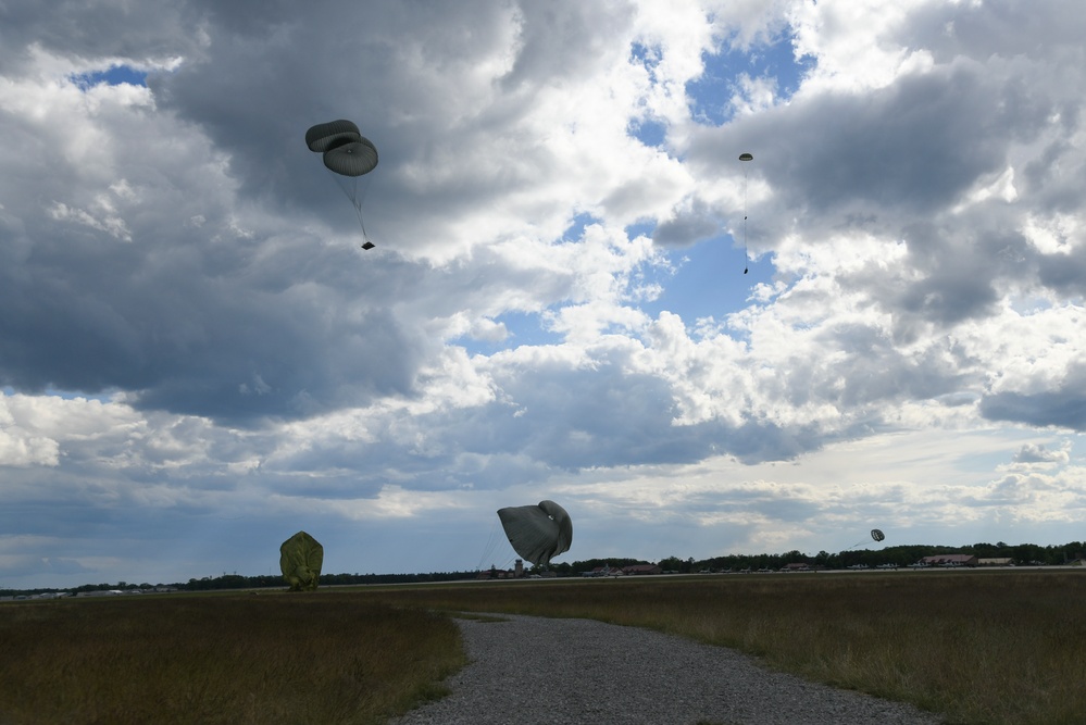 Aerial Port Airmen catch C-130 airdrop during Agile Rage 22