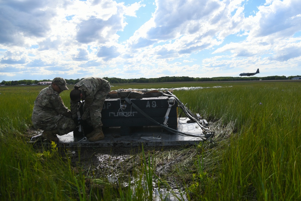 Aerial Port Airmen catch C-130 airdrop during Agile Rage 22