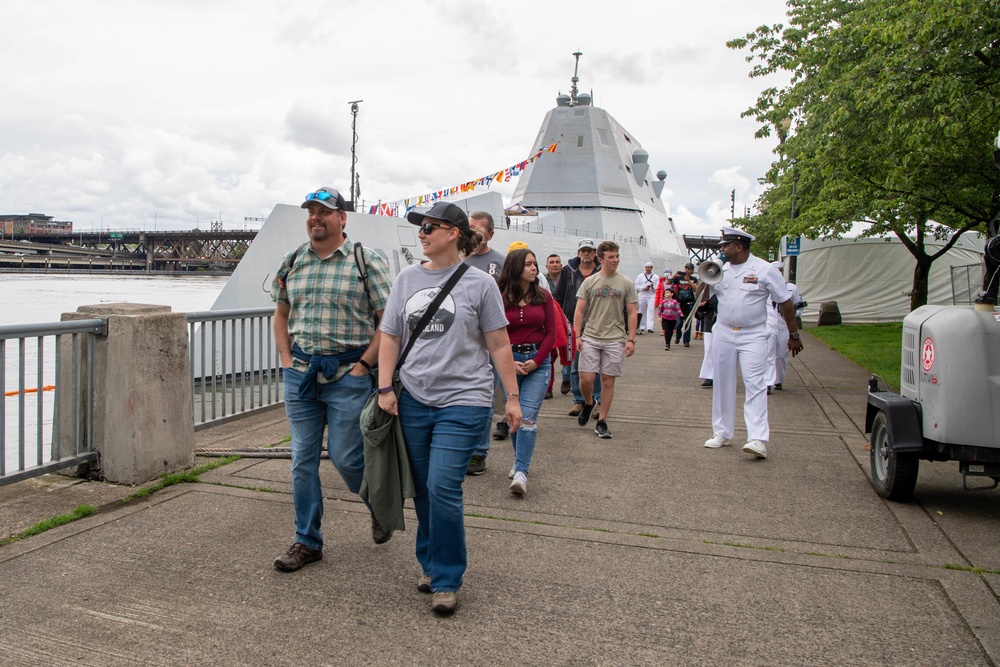 U.S. Sailors Host Ship Tours at Portland Fleet Week