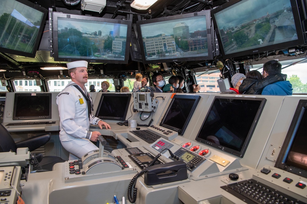 U.S. Sailors Host Ship Tours at Portland Fleet Week