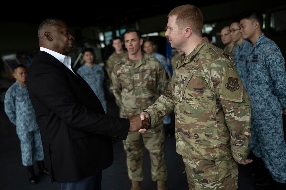 SECDEF Visits Service Members Stations in Singapore/Arrival in Bangkok