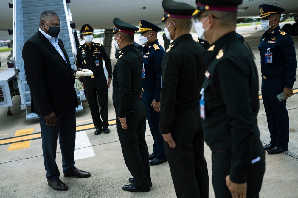 SECDEF Visits Service Members Stations in Singapore/Arrival in Bangkok