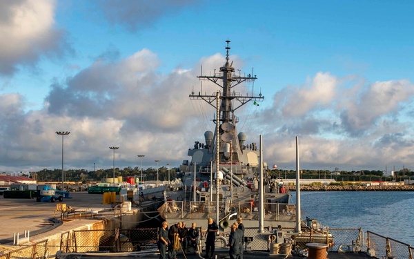 USS Arleigh Burke (DDG 51)