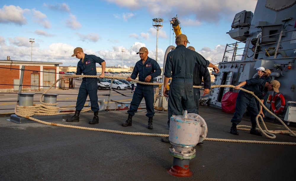 USS Arleigh Burke (DDG 51)