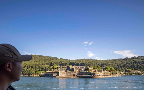 USS Arleigh Burke (DDG 51)