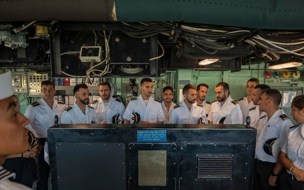 USS Arleigh Burke (DDG 51)