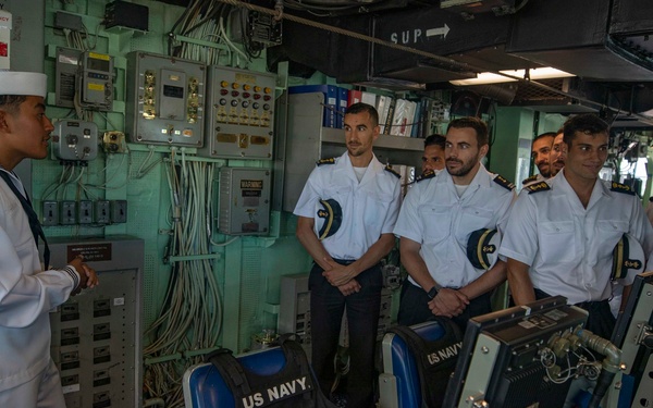 USS Arleigh Burke (DDG 51)
