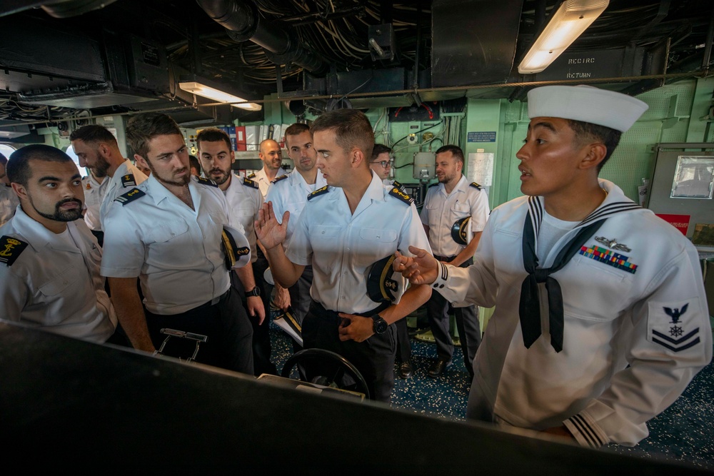 USS Arleigh Burke (DDG 51)