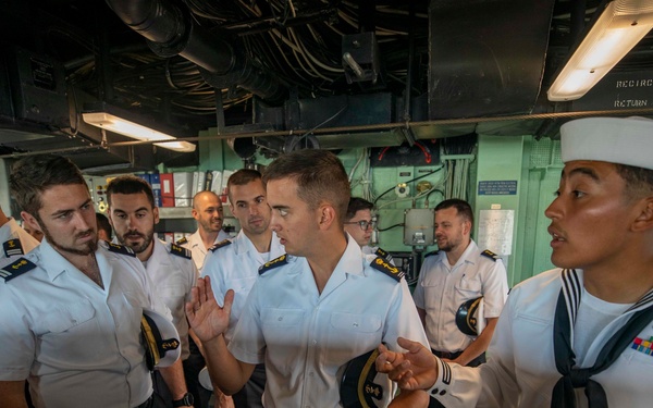 USS Arleigh Burke (DDG 51)