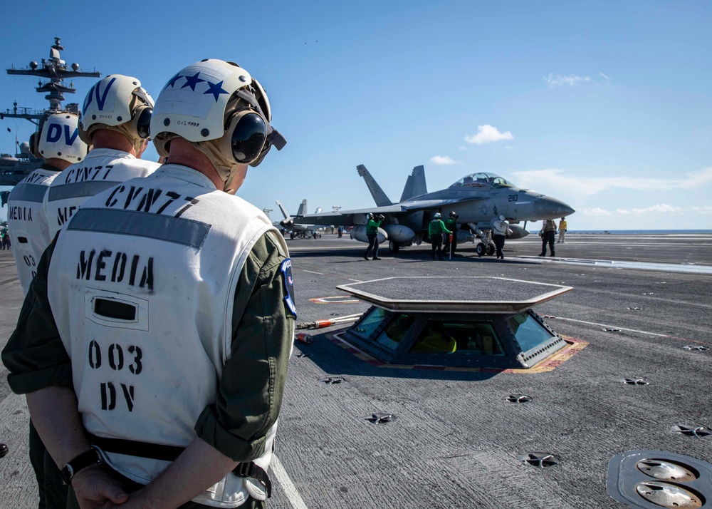 US Fleet Forces Command Visits USS George H.W. Bush (CVN 77)