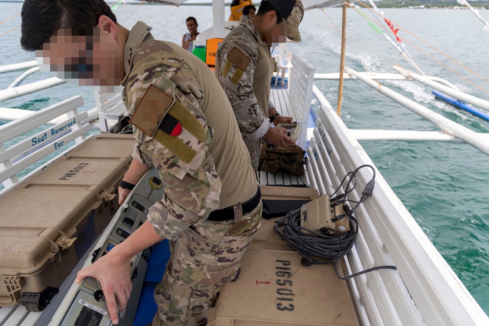 Marine Raiders with SOTF 511.2 provide nonstandard maritime SUAS Support to PNP