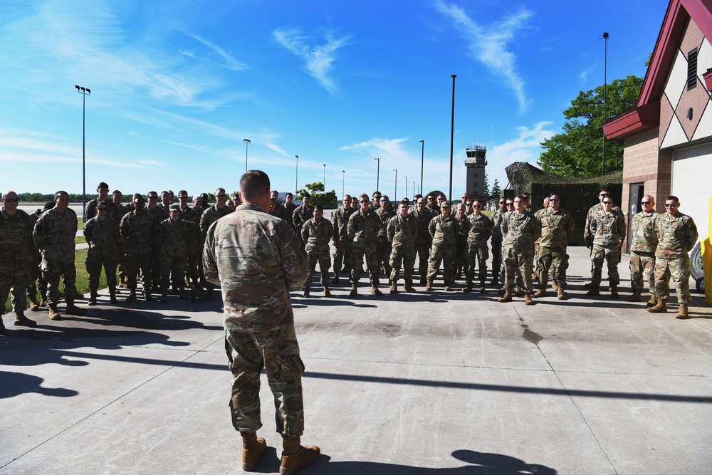 Ohio Assistant Adjutant General for Air visits Airmen at Agile Rage 22