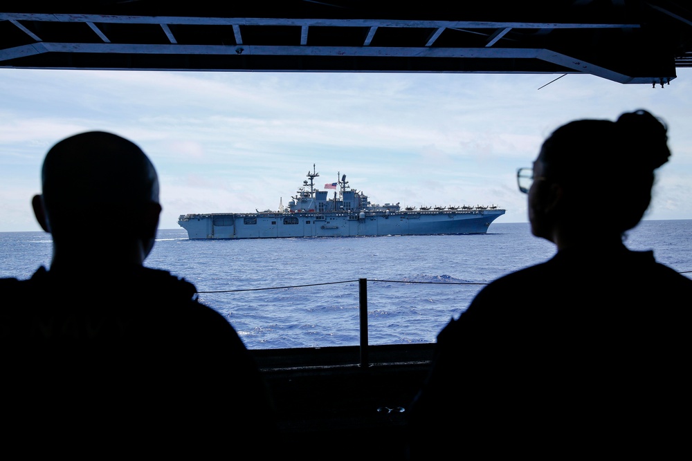 Ships sail in formation during Valiant Shield 2022