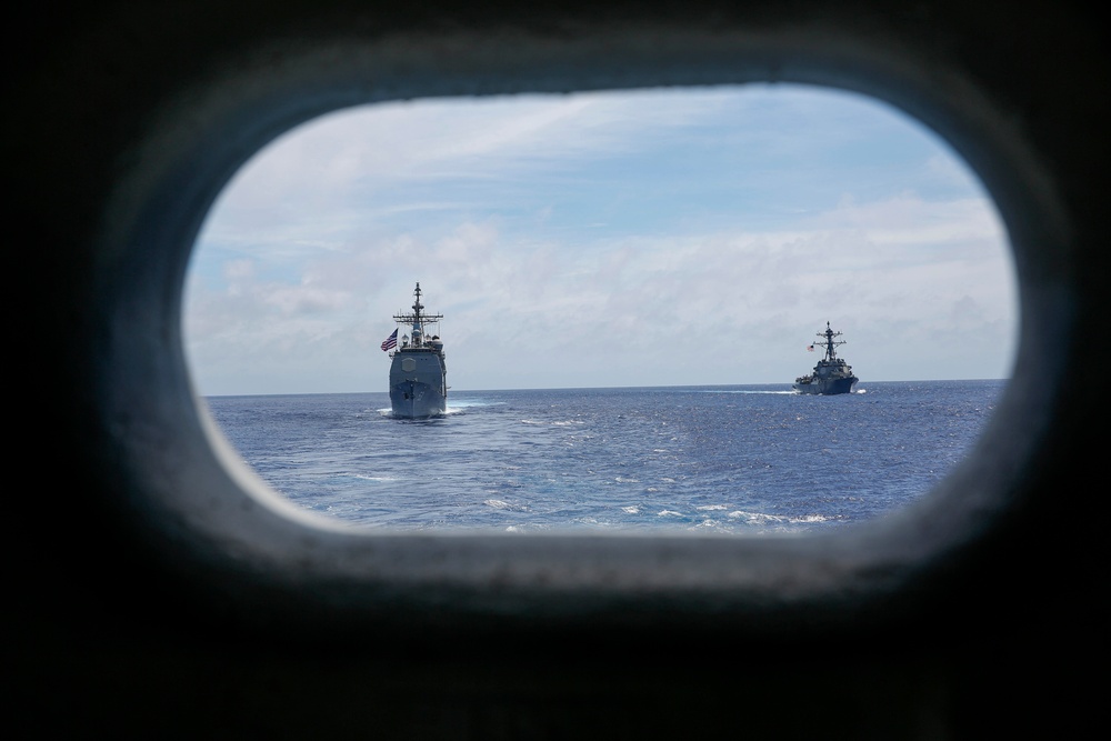 Ships sail in formation during Valiant Shield 2022