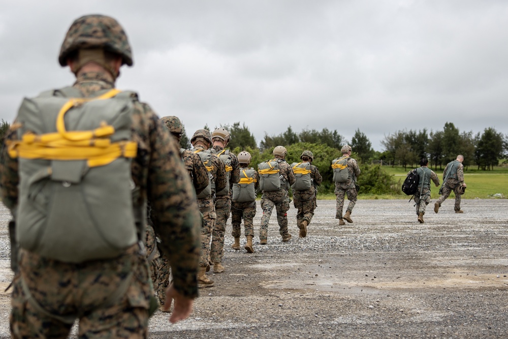 3rd Landing Support Battalion Conducts Air Delivery Exercise