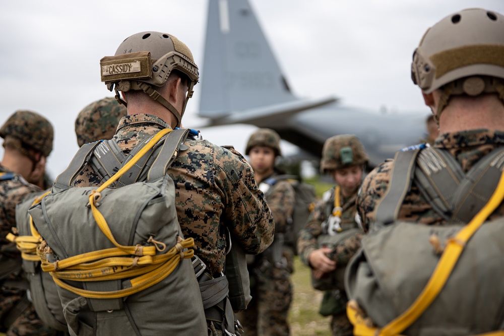 3rd Landing Support Battalion Conducts Air Delivery Exercise