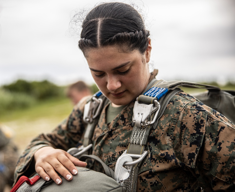 3rd Landing Support Battalion Conducts Air Delivery Exercise