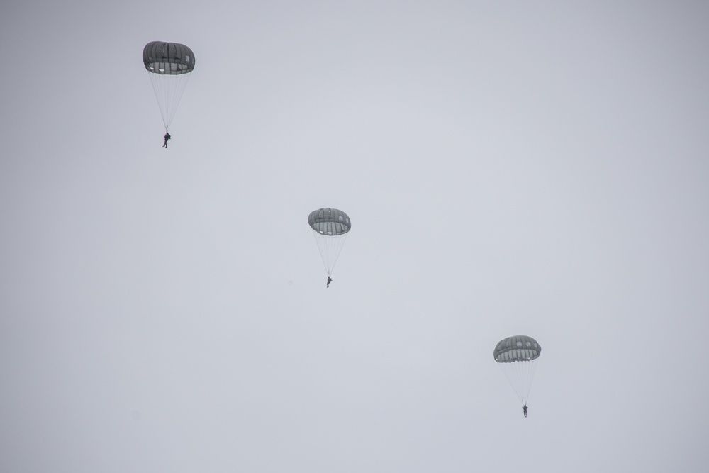 3rd Landing Support Battalion Conducts Air Delivery Exercise