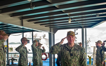 Commander, Submarine Group 7 Visits USS Frank Cable