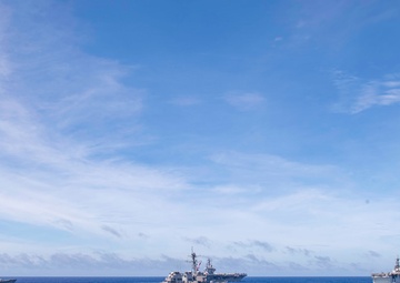 Ships sail in formation during Valiant Shield 2022