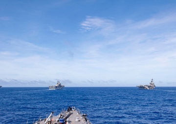 Ships sail in formation during Valiant Shield 2022