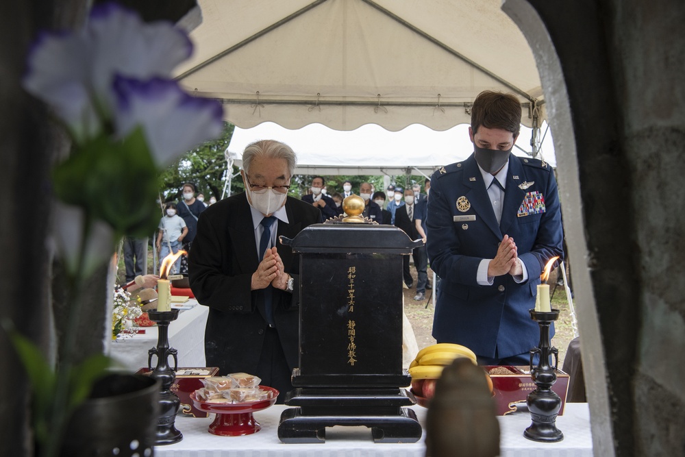 Yokota, Japan remember WWII fallen during U.S.-Japan Joint Memorial Service