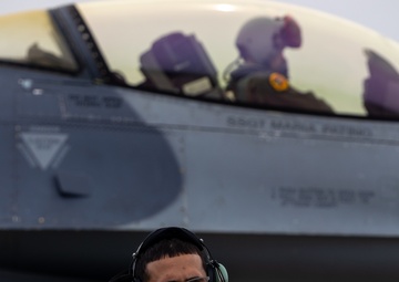 MWSS-171 F-16 Joint Refueling