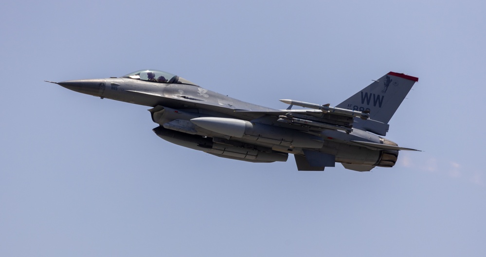 MWSS-171 F-16 Joint Refueling
