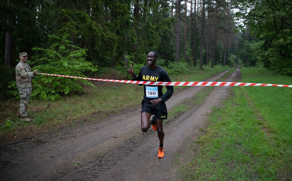 eFP Battle Group Poland Troops Participate in Global Running Day