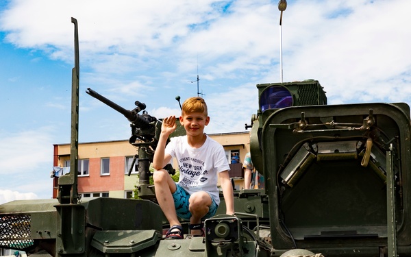 Battle Group Poland Troops Support a Community Relations Day Event