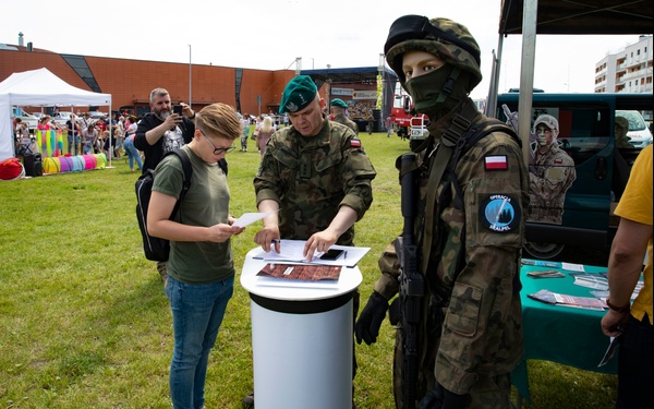 Battle Group Poland Troops Support a Community Relations Day Event